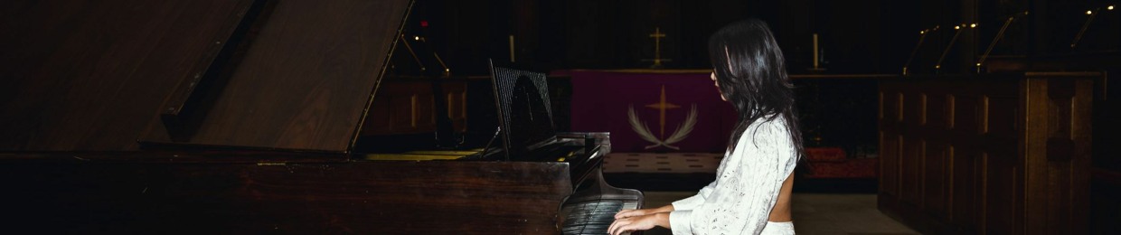 Shirley Ly | Classical Music Composer & Pianist