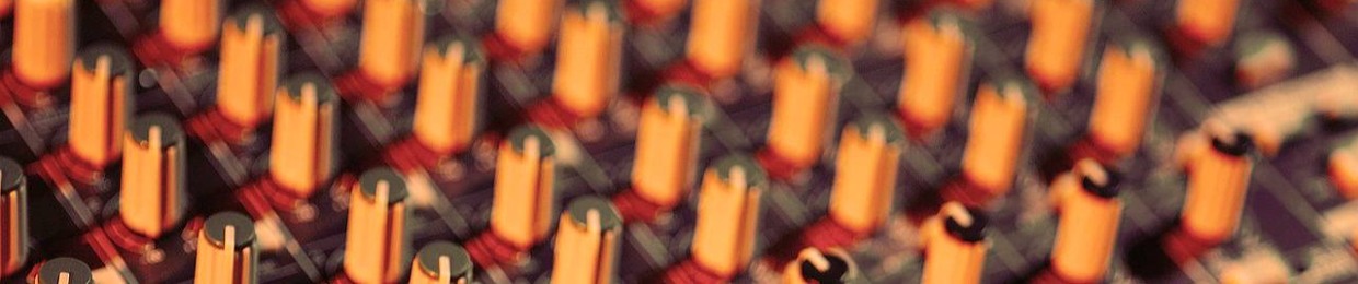 PØLARiZED P¥RAMiDS