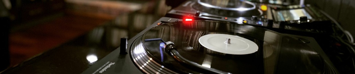 DJ Justin Roberts