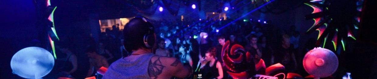 Massive Dynamic Live Act