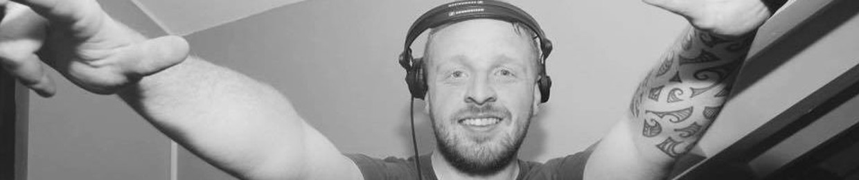 Micky Crawford (DJ MICKY MAC)