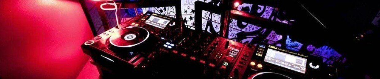 DJ TrixX