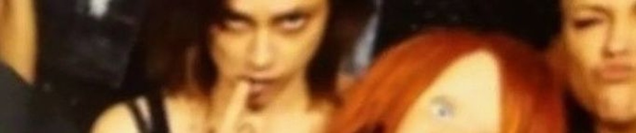 ᡕᠵデᡁ᠊╾━