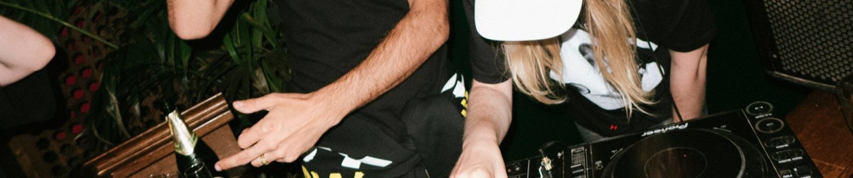 CAROLINE DAILY PARIS