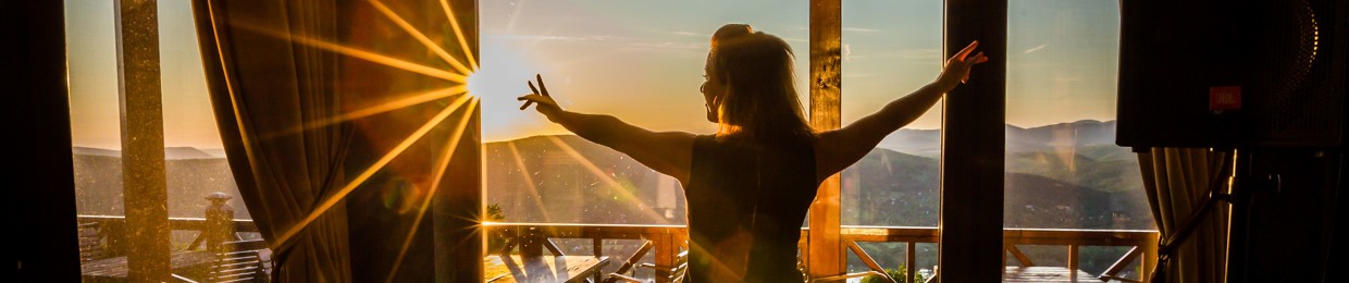 Mel Miklosh singer-songwriter-producer