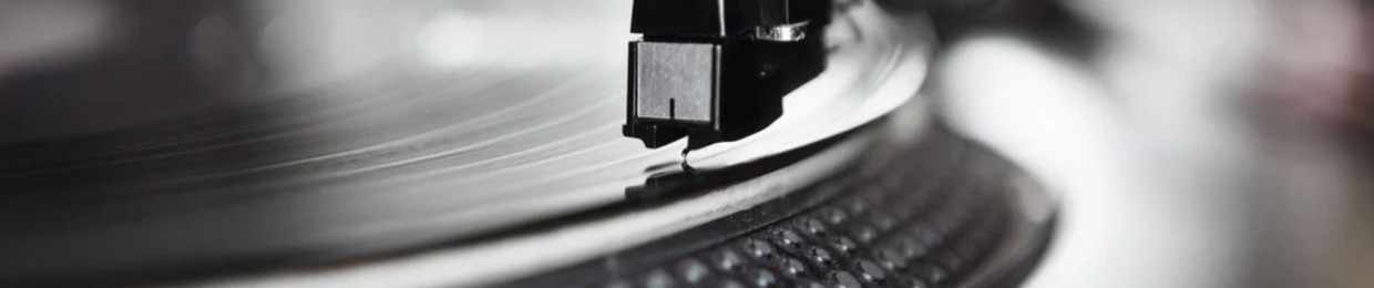 DJ GroovY