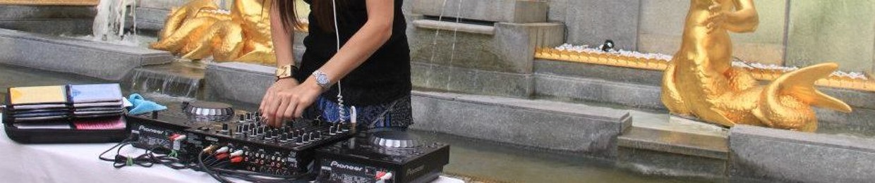 Aurélie Lewkowicz-d&b
