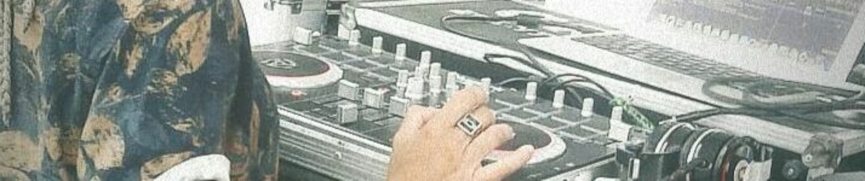 DJ BRENDA
