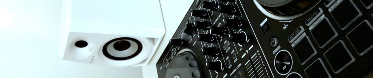 DJ Madeleine Winters