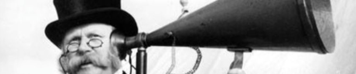 La Plume à l'oreille