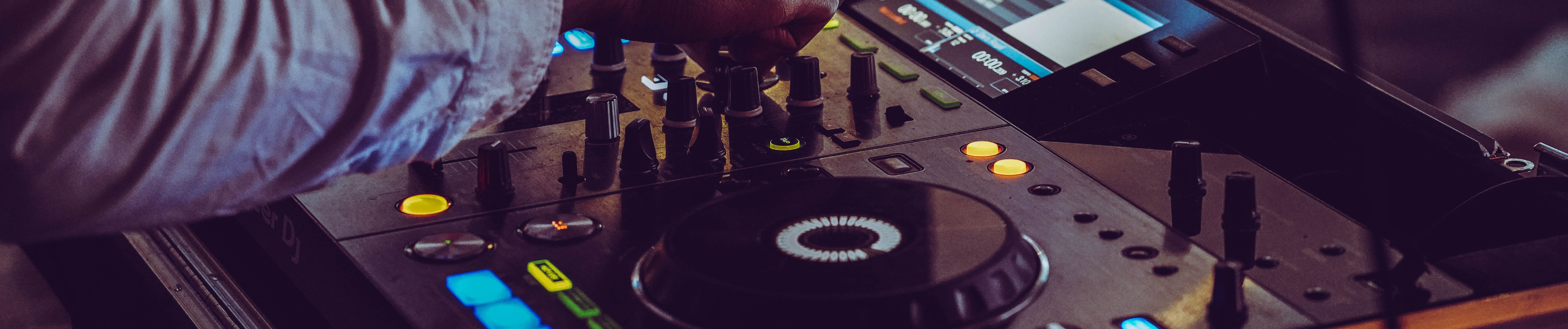 Stream Match Djs Listen To Triple J S Hottest 100 2010 Playlist Online For Free On Soundcloud