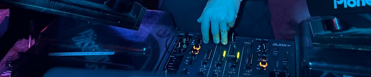 Don't Date a DJ