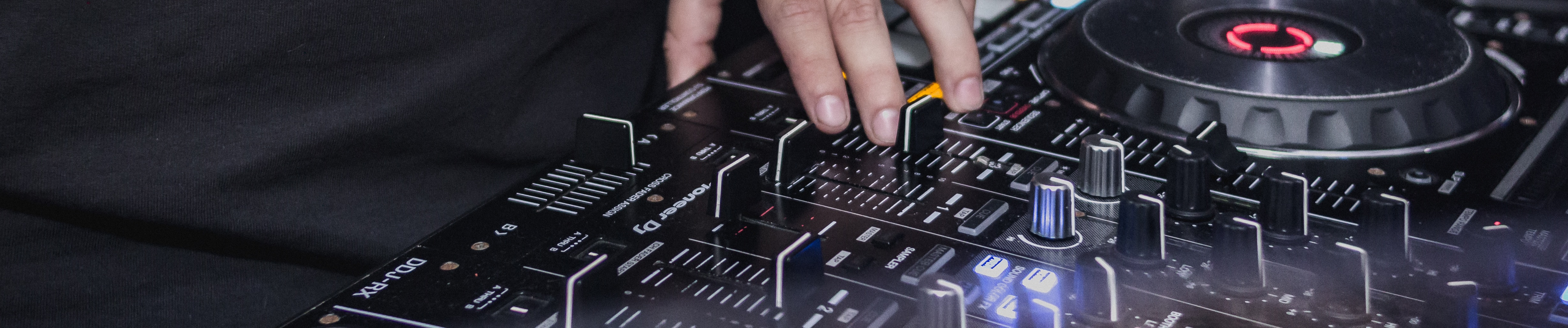 SoundCloud banner for @yeiz