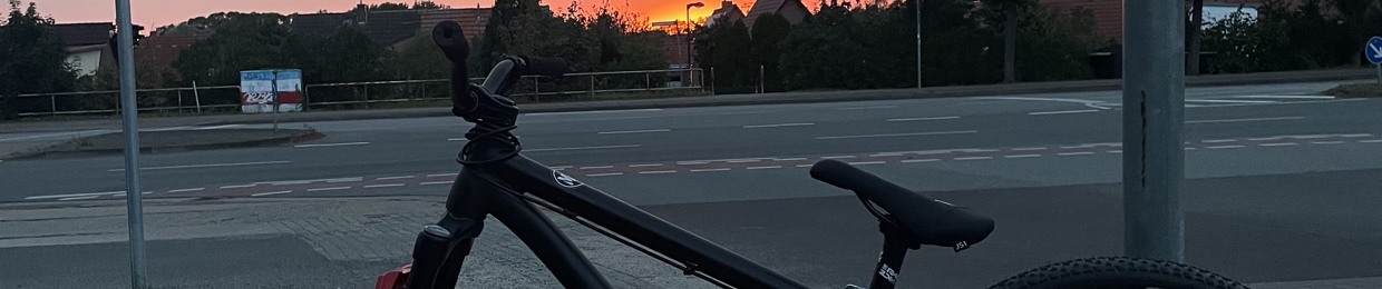 𝔐1𝔩𝔬 𝔬𝔫 𝔐𝔬𝔳𝔢𝔪𝔢𝔫𝔱