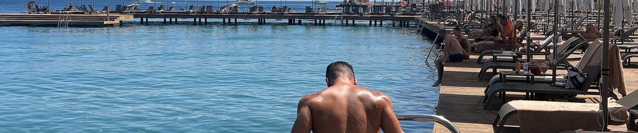 ABDULLATIF 🏄🏻‍♂️