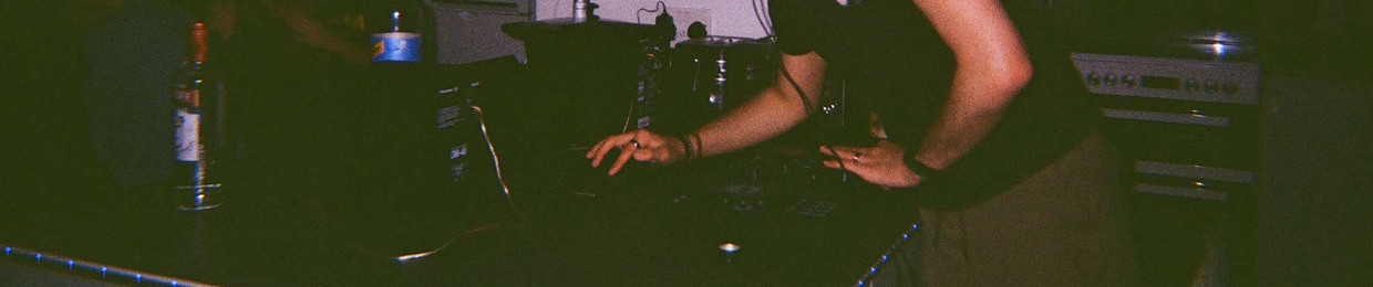 Tom / Axil