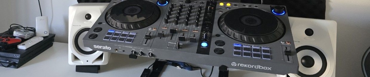 DANNY ROADS ( DJ Danny Champagne)
