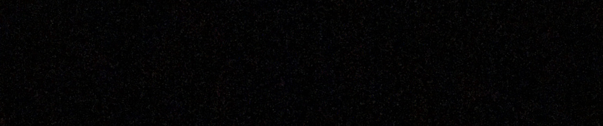 ٣