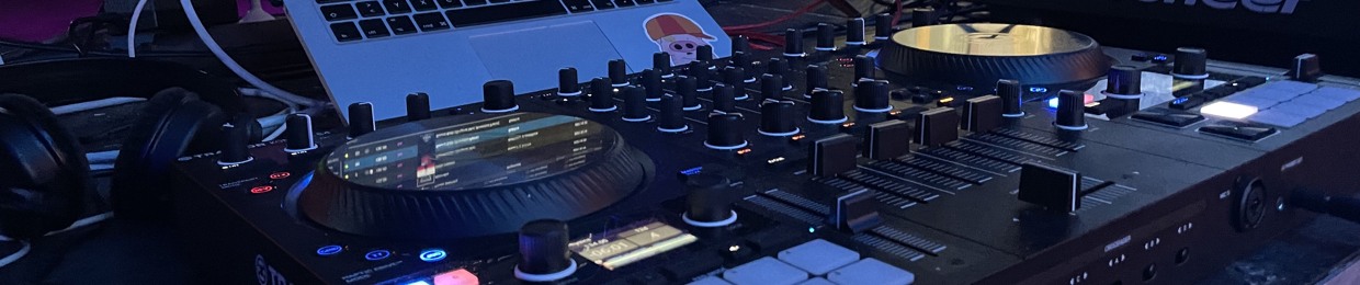 Sandro Bader (TK Booking)/ DJ Novato (Logic)