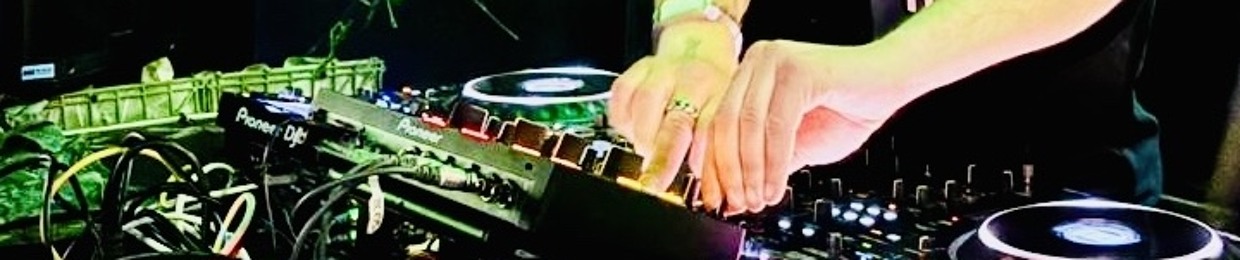 𝒲𝒽𝒾𝓉ℯ𝒻𝒾𝓇ℯ⁵⁵