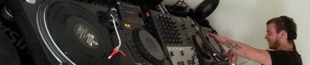 Lucien Looping
