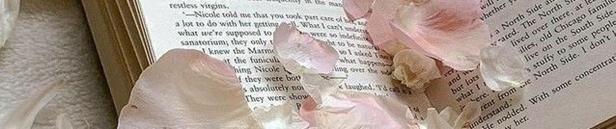 اِمْرَأَةٌ وَهْنَانَةٌ .