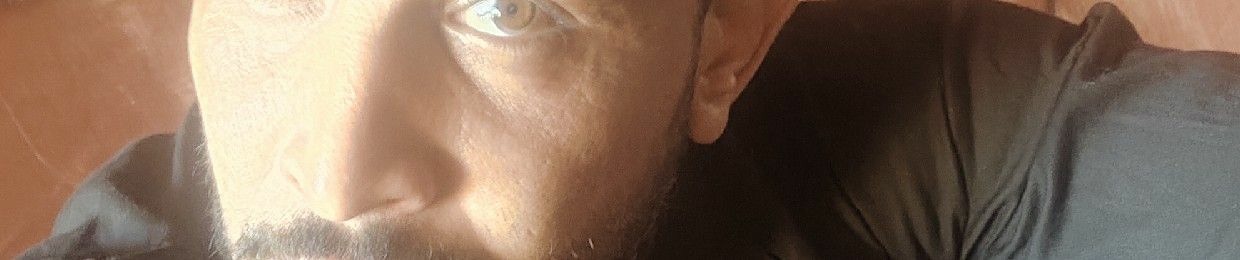 زبحتني  واعشقها  كيف لا ادري